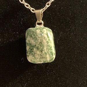 Verdant Elegance Necklace